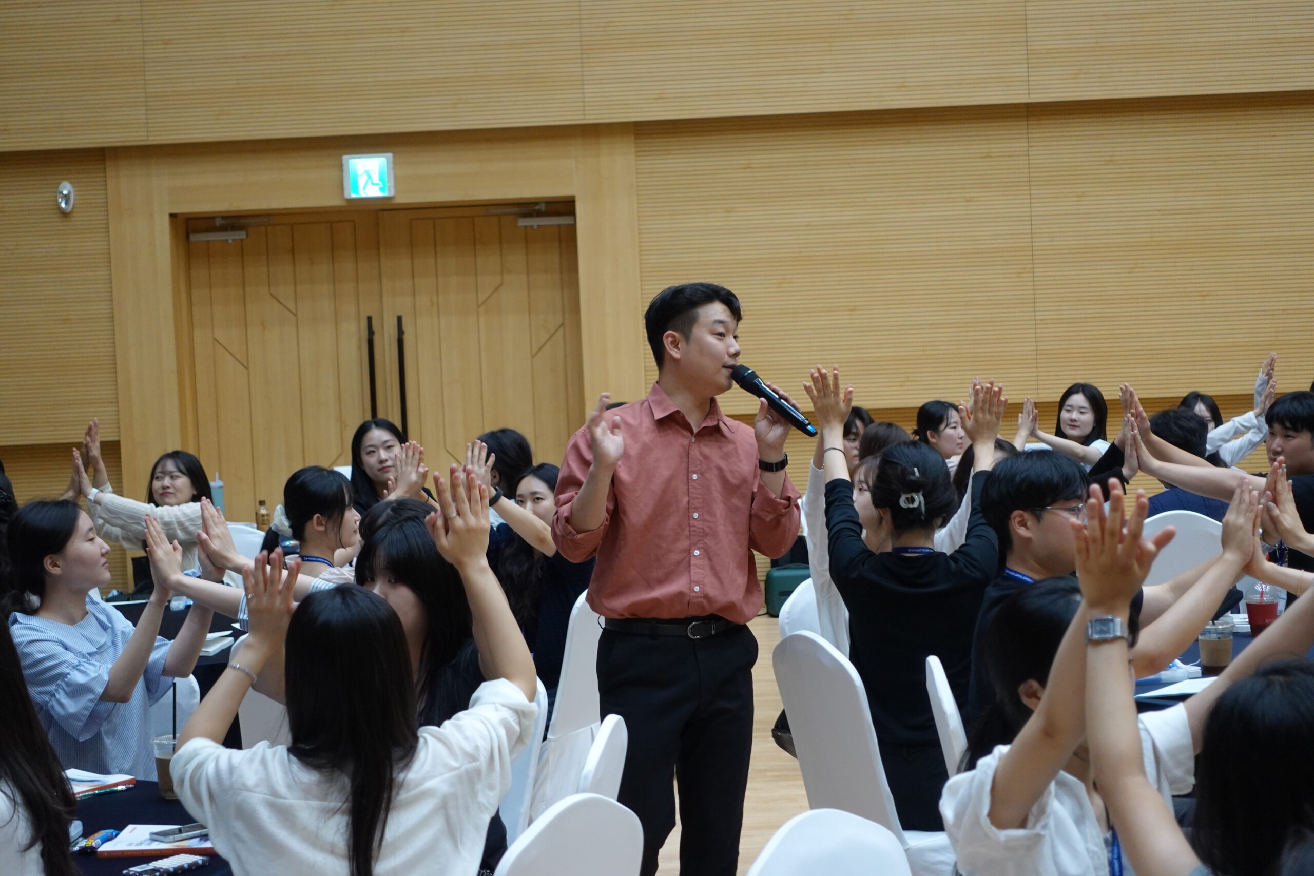 지니컴퍼니 대표 MC 이규진 레크레이션 진행 현장 7